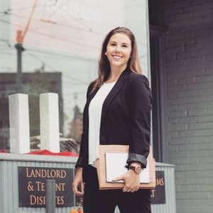 Meet your Posher, Caitlin